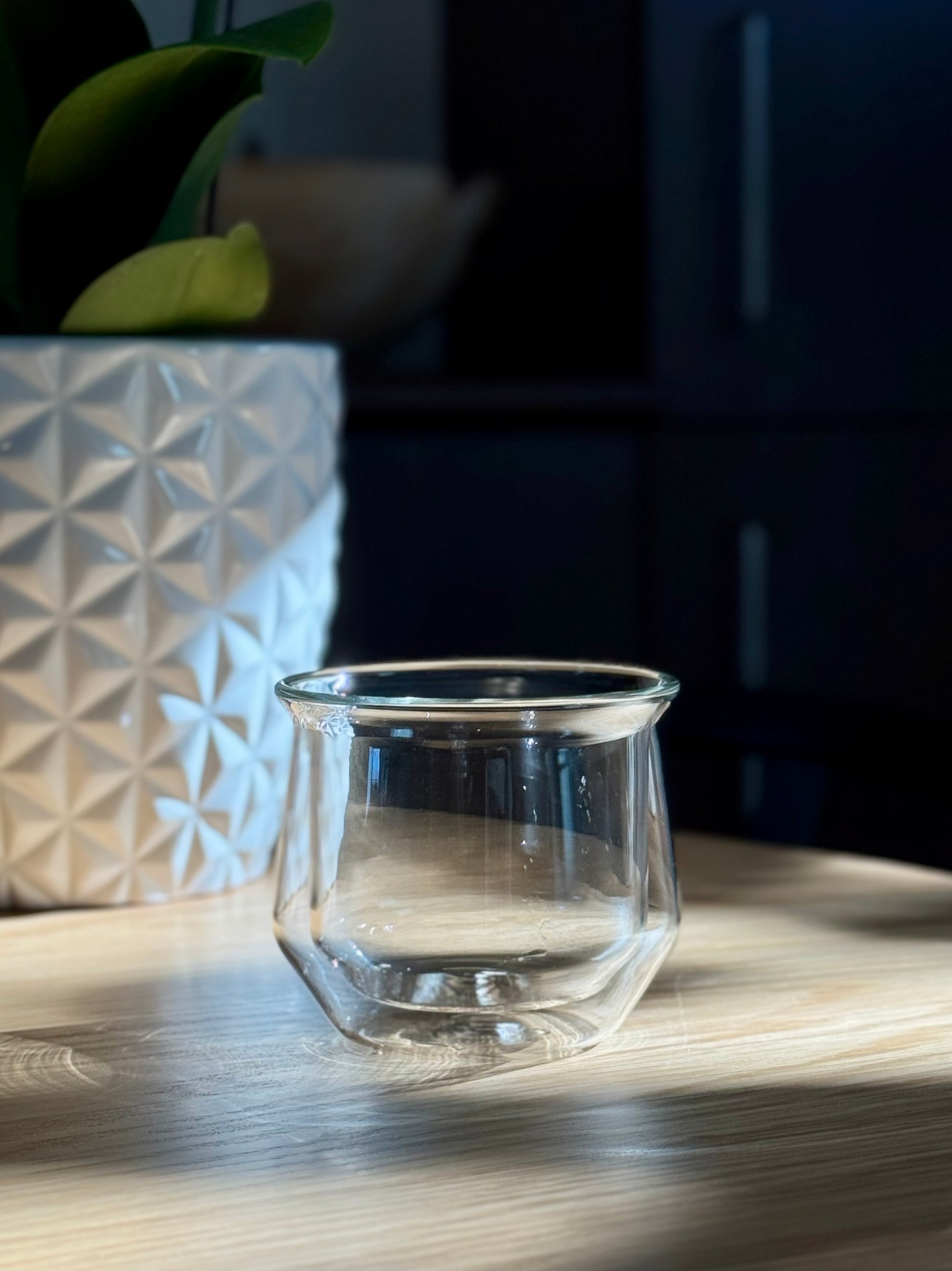 Double-walled borosilicate latte glass in clear by Brüü Glassware